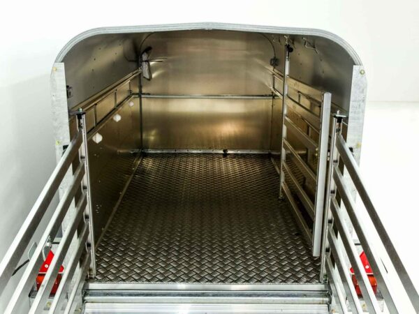 Remorque pour moutons et veaux Ifor Williams P8G 124x250cm hauteur:115 1,4t