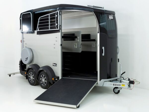 Remorque à chevaux Ifor Williams HBX 506 | sortie avant | nouveau modèle | noir