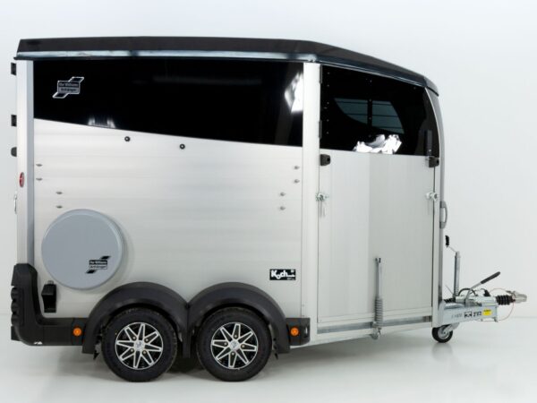 Remorque à chevaux Ifor Williams HBX 511 | sortie avant | nouveau modèle | noir
