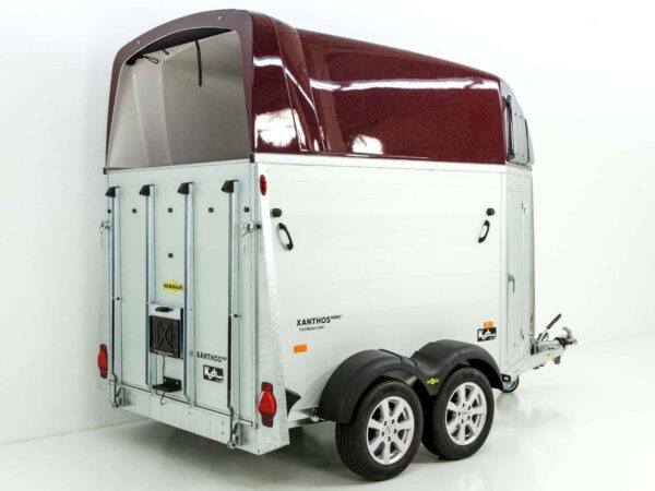 Remorque à chevaux Humbaur XANTHOS AERO 2400 | rouge violet | sellerie | jantes en alliage